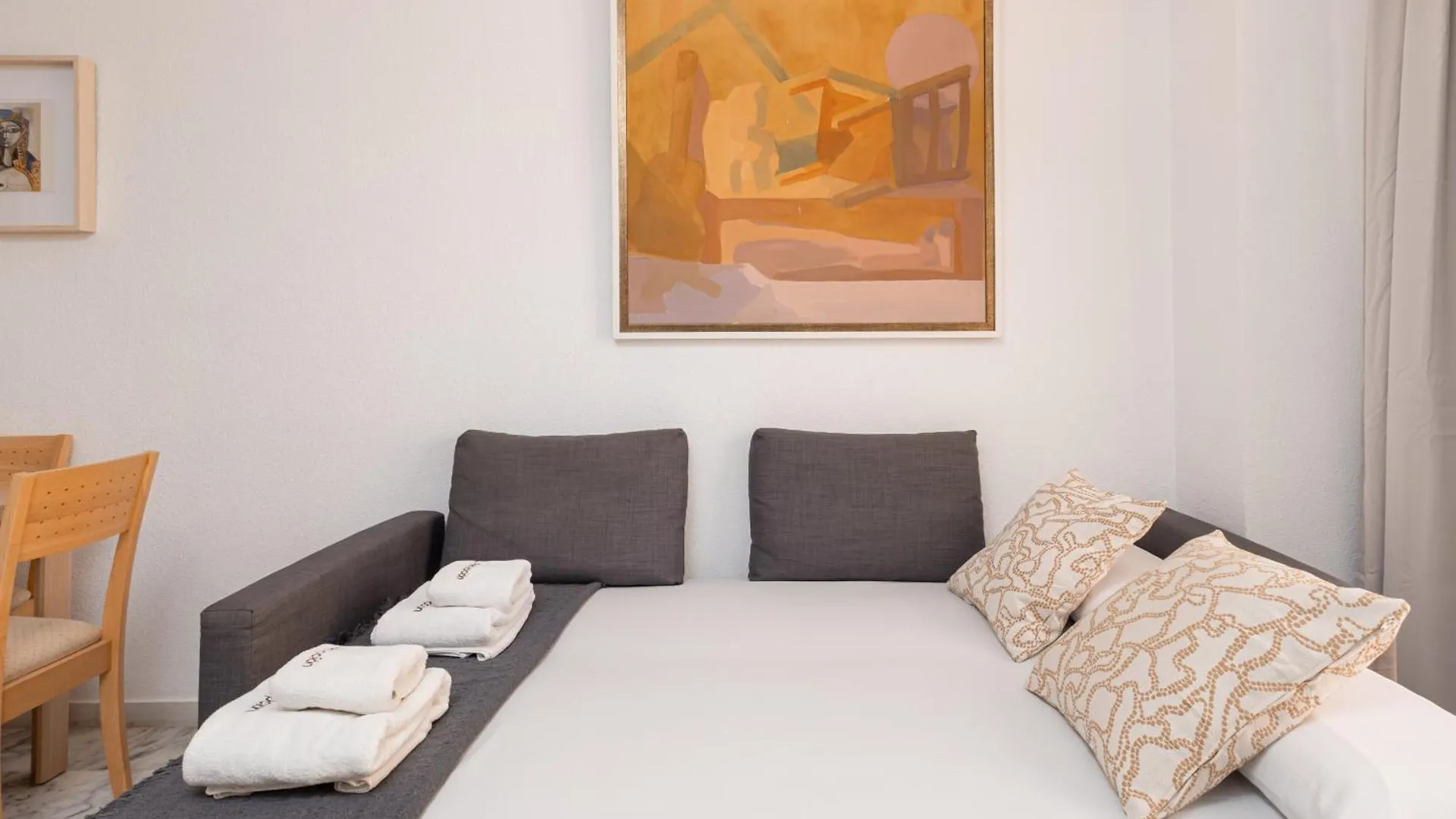 C18 Lovely Apartment In Malagueta Beach Малага